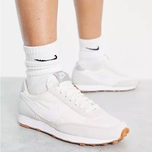 NIKE women’s Daybreak running shoe. Purchased at nike.com.